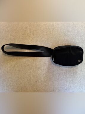 Lululemon Everywhere Belt Bag 1L